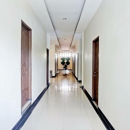 Hotel Oyo 627 Tirta Kencana Syariah Pekanbaru Exterior foto