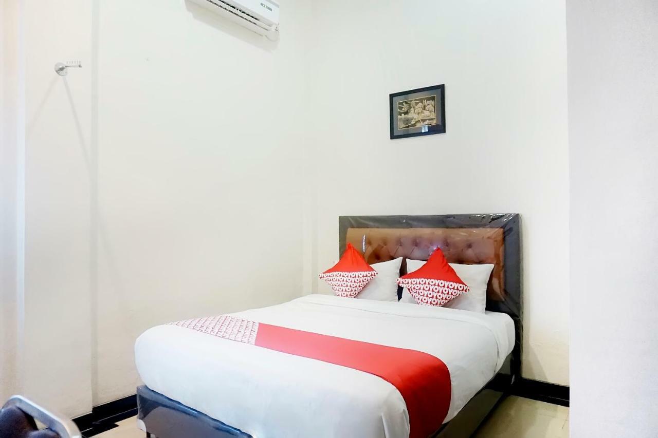 Hotel Oyo 627 Tirta Kencana Syariah Pekanbaru Exterior foto