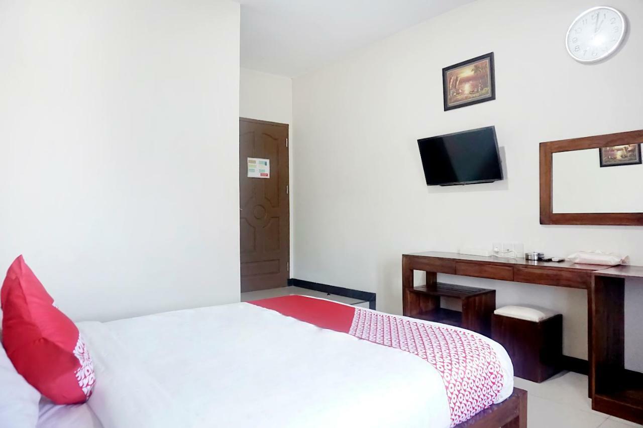 Hotel Oyo 627 Tirta Kencana Syariah Pekanbaru Exterior foto